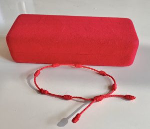 pulsera de hilo rojo aprendecabala.com